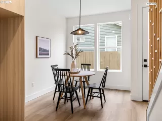 Photo #2: 313833986 Listing