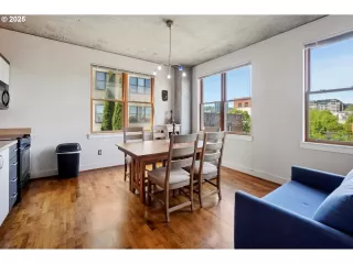 Photo #4: 313866545 Listing