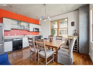 Photo #5: 313866545 Listing