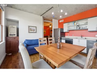 Photo #6: 313866545 Listing