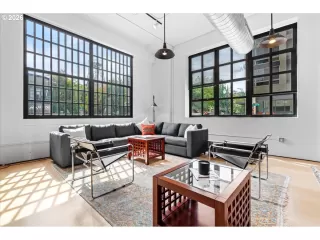 Photo #3: 314481226 Listing