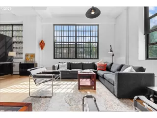 Photo #4: 314481226 Listing