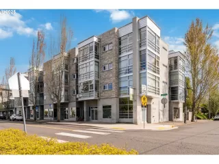 More Details about MLS # 314689060 : 910 SE 42ND AVE 270
