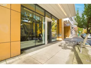 Photo #2: 316841246 Listing