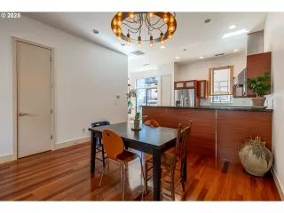 Photo #1: 317020536 Listing