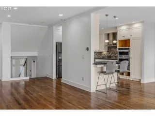 Photo #1: 318007863 Listing