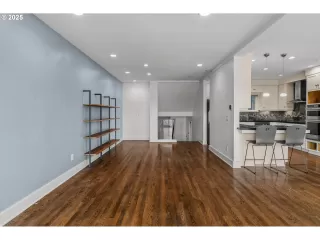 Photo #2: 318007863 Listing