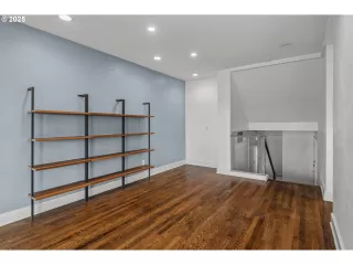 Photo #4: 318007863 Listing