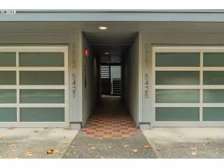 Photo #6: 318007863 Listing