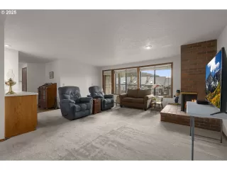 Photo #3: 318090048 Listing 