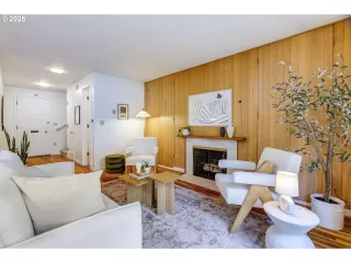 Photo #5: 318092656 Listing