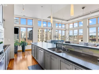 Photo #5: 318296806 Listing 