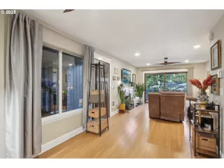 Photo #6: 318578713 Listing