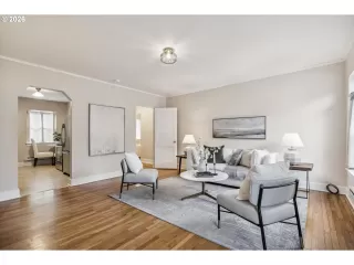 Photo #4: 318682185 Listing 