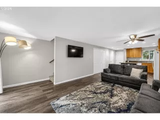 Photo #4: 318875750 Listing