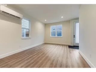 Photo #6: 318944708 Listing 