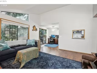 Photo #2: 319414688 Listing