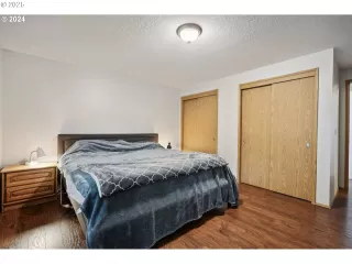 Photo #5: 319414688 Listing