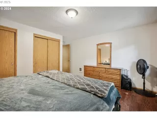 Photo #6: 319414688 Listing