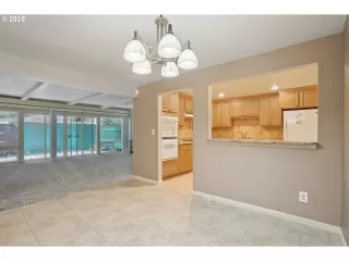 Photo #6: 319457305 Listing 