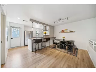 Photo #6: 320186031 Listing
