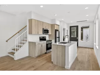 Photo #2: 320319731 Listing 