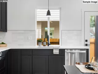 Photo #6: 320415543 Listing