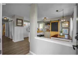 Photo #3: 320733443 Listing