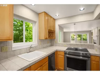 Photo #2: 320781882 Listing 