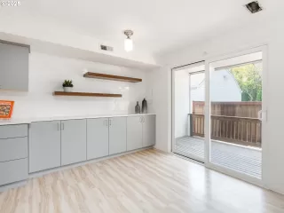 Photo #6: 320941076 Listing