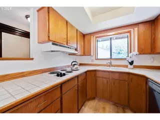 Photo #5: 321219978 Listing 