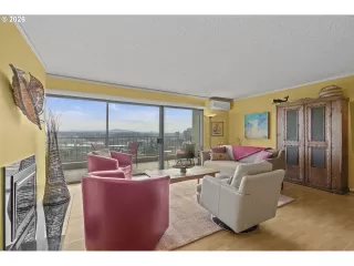 Photo #4: 321632361 Listing