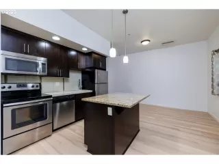 Photo #6: 322016717 Listing