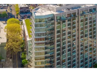 Photo #5: 323323893 Listing