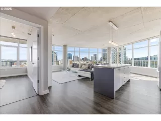 Photo #6: 323323893 Listing