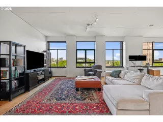 Photo #3: 323481754 Listing 