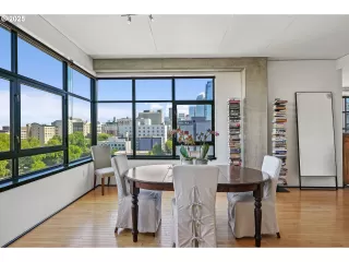 Photo #5: 323481754 Listing 