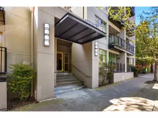 Photo #1: 324153079 Listing