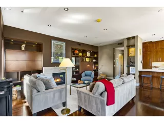 Photo #5: 324153079 Listing