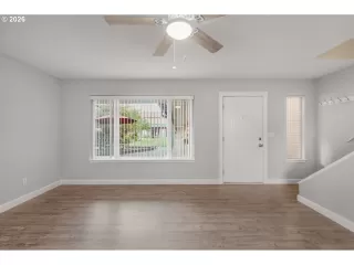 Photo #5: 324424789 Listing