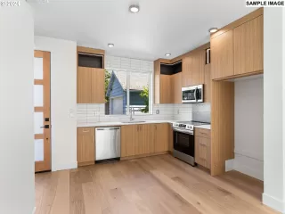 Photo #2: 324457177 Listing