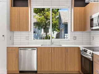 Photo #3: 324457177 Listing