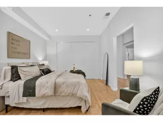 More Details about MLS # 324516777 : 420 NW 11TH AVE 1009