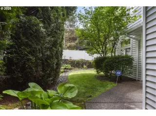 Photo #3: 324722085 Listing