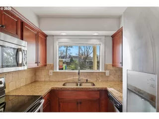 Photo #6: 325215133 Listing 