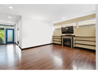 Photo #3: 325525646 Listing 