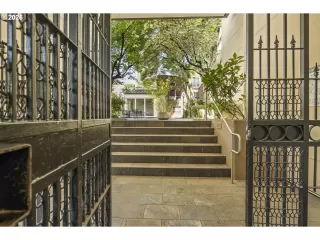 Photo #5: 325714798 Listing