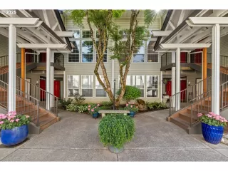 Photo #1: 326171770 Listing