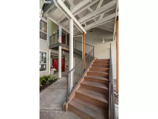 Photo #3: 326171770 Listing