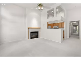 Photo #5: 326171770 Listing